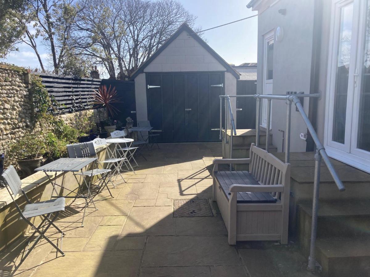 Wicks At 26 Sandown Exterior foto